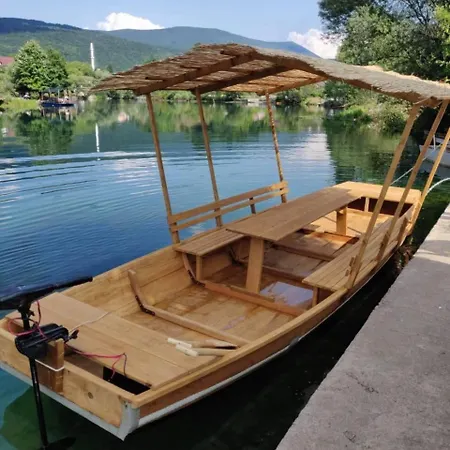 Unatesnim アパート Bihać